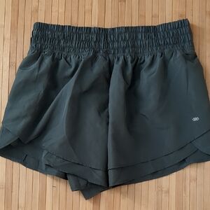 LEG3ND Women's Gray Running Shorts, Size Large